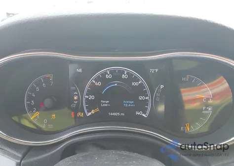 2017 Jeep Grand Cherokee Laredo 4X4 z USA, uszkodzony, nr VIN 1C4RJFAG0HC706155